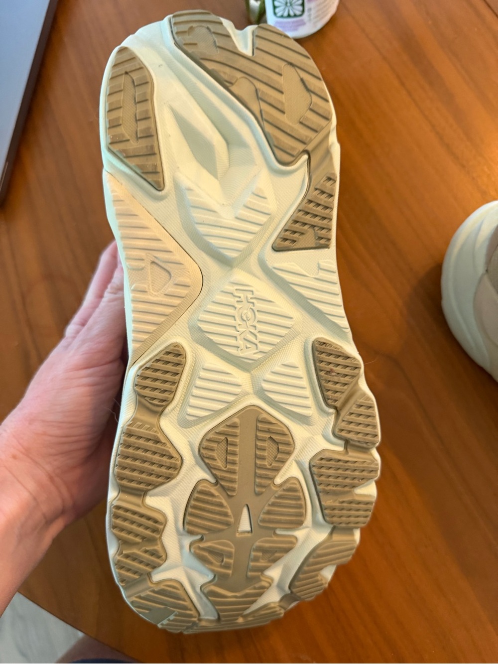 NEW Hoka Arahi 8 - Picture 3 of 4